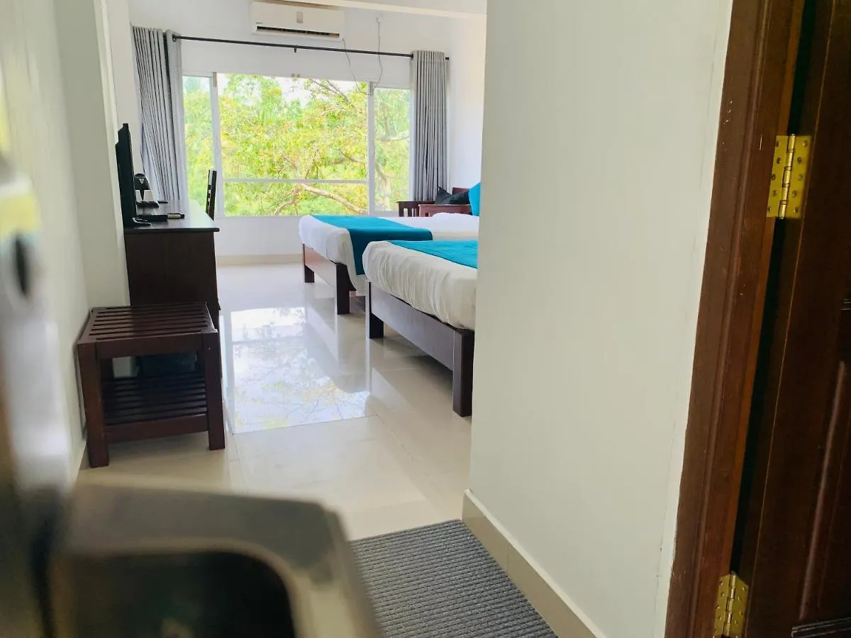 Hotel Gangaaddara Kandy 3*,