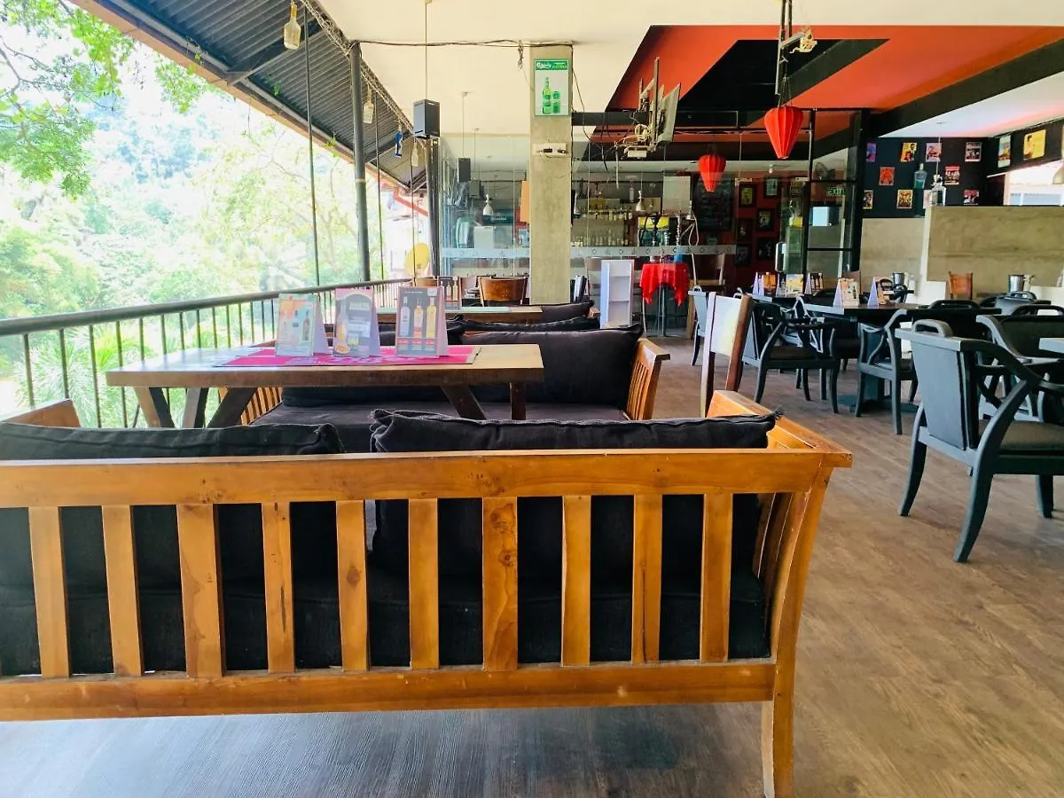 Hotel Gangaaddara Kandy