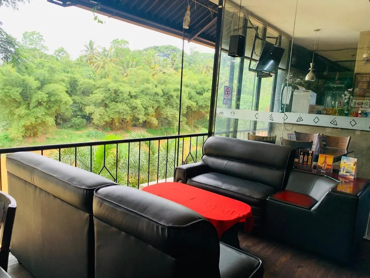 Hotel Gangaaddara Kandy