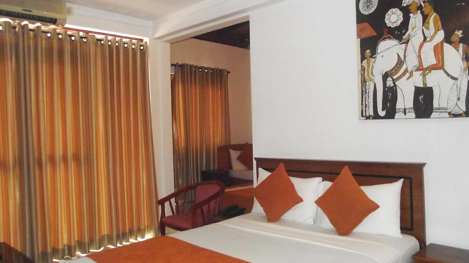 Hotel Gangaaddara Kandy 3*,