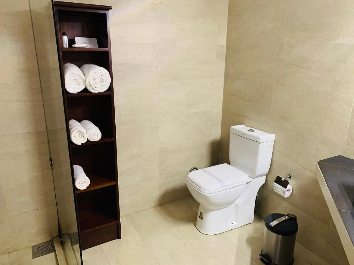 Hotel Gangaaddara Kandy