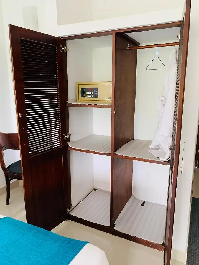 Hotel Gangaaddara Kandy