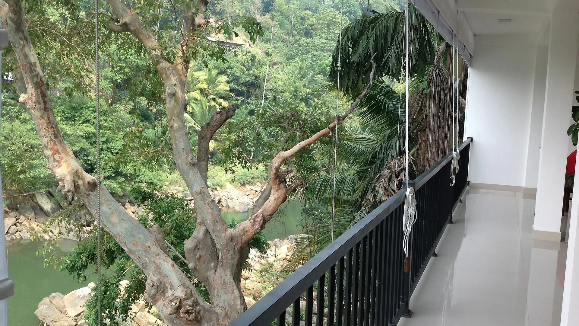 Hotel Gangaaddara Kandy